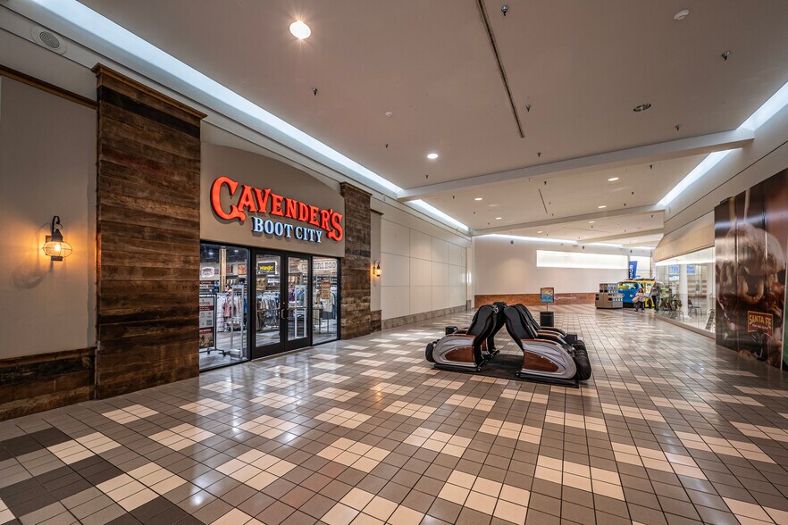 More Photos Of 4901 N Kickapoo Ave, Shawnee General Retail For Sale