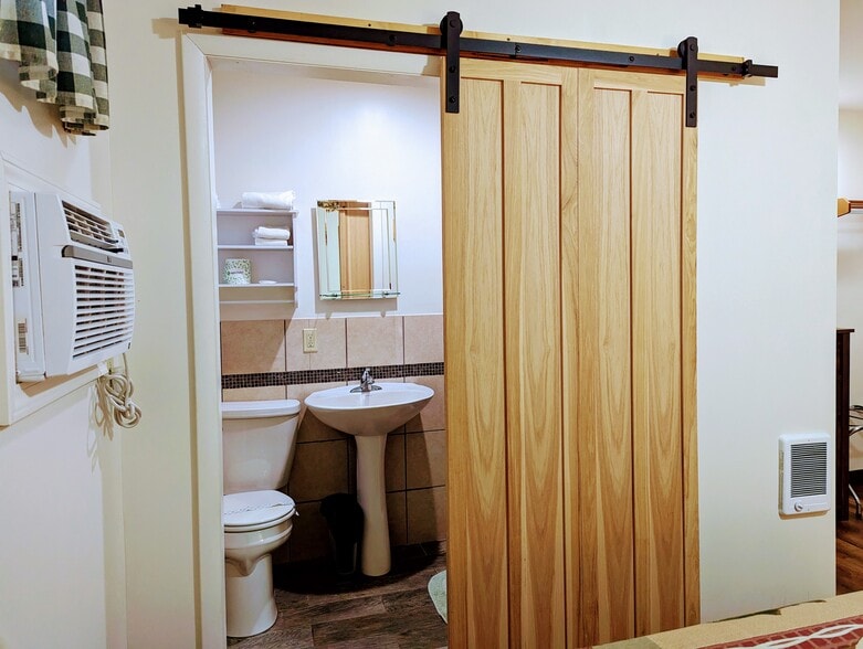 More Photos Of 12520 State St, Atlanta Hotel For Sale