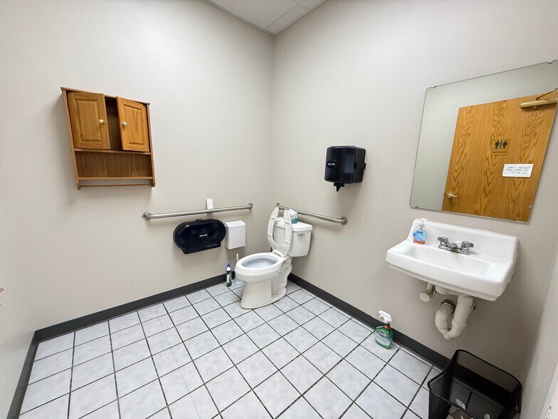 More Photos Of 1305 WI-69, New Glarus General Retail For Lease