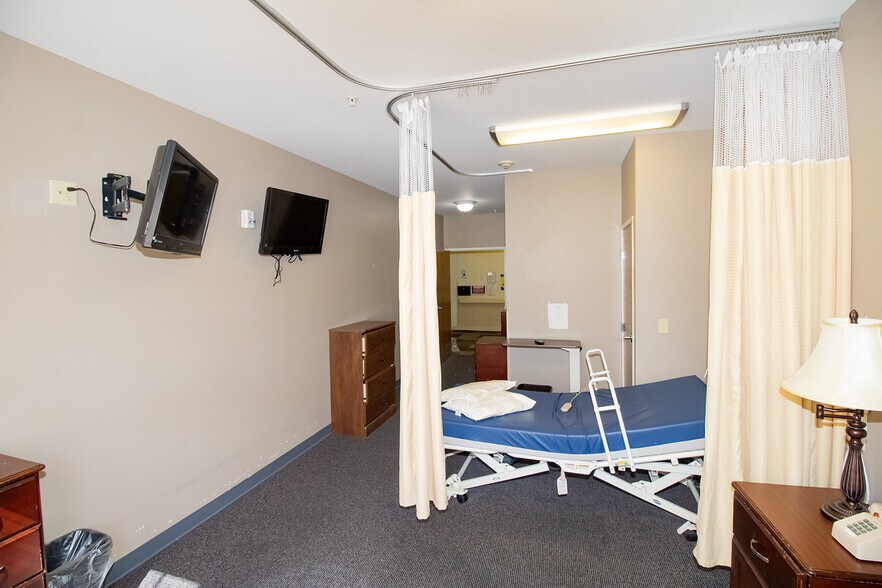 More Photos Of 224 E Central Ave, Andover Rehabilitation Center For Sale