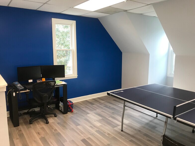 More Photos Of 1225 Johnson Ferry Rd, Marietta Medical For Lease