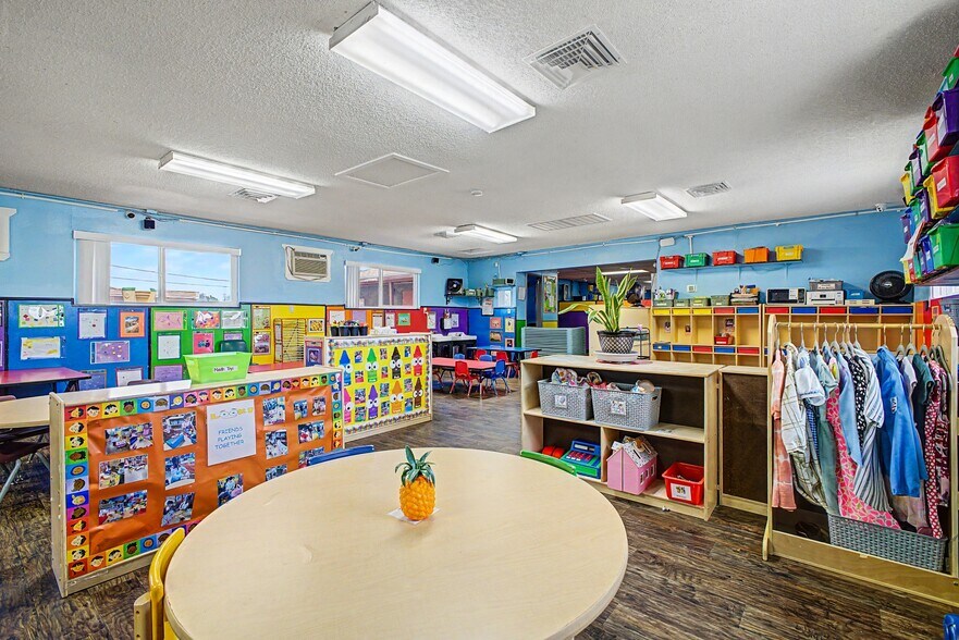 More Photos Of 3700 Vegas Dr, Las Vegas Daycare Center For Sale
