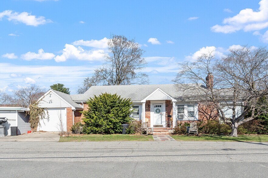 More Photos Of 344 Broadway, Lynnfield Storefront Retail Residential For Sale