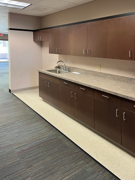 More Photos Of 3161 NW Northdale Blvd, Minneapolis Office For Lease