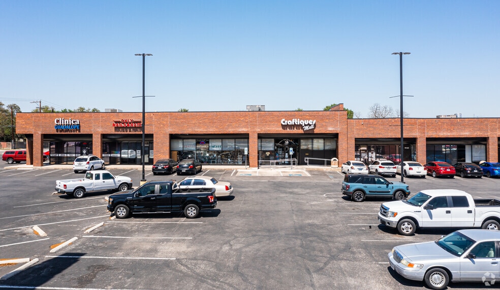 More Photos Of 6703 Bandera Rd, San Antonio Storefront For Sale