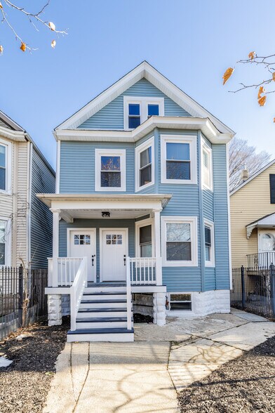 Primary Photo Of 6129 N Ravenswood Ave, Chicago Multifamily For Sale