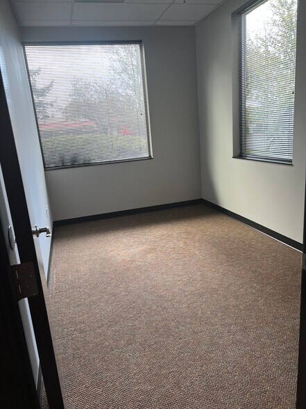 More Photos Of 3204 Smokey Point Dr, Arlington Office For Lease