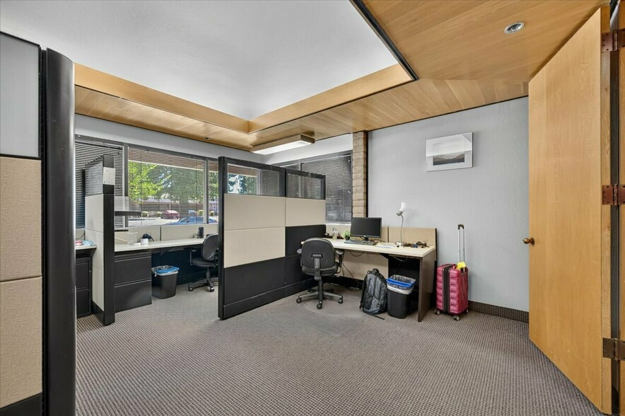 More Photos Of 2600 W Shaw Ln, Fresno Office For Sale