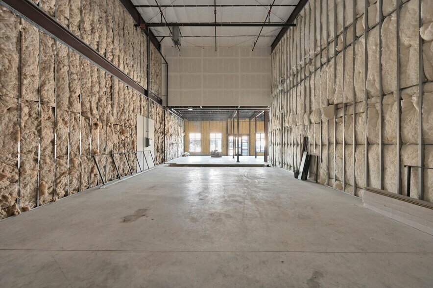 More Photos Of 24527 Gosling Rd, Spring Flex For Lease