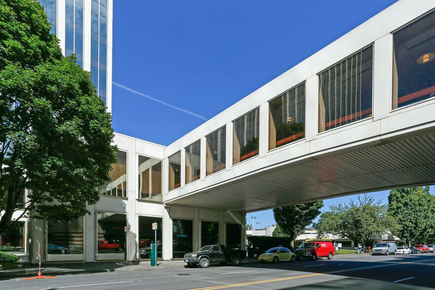 More Photos Of 825 NE Multnomah St, Portland Office For Lease