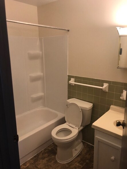 More Photos Of 1320 Imperial Ct, Troy Apartments For Sale