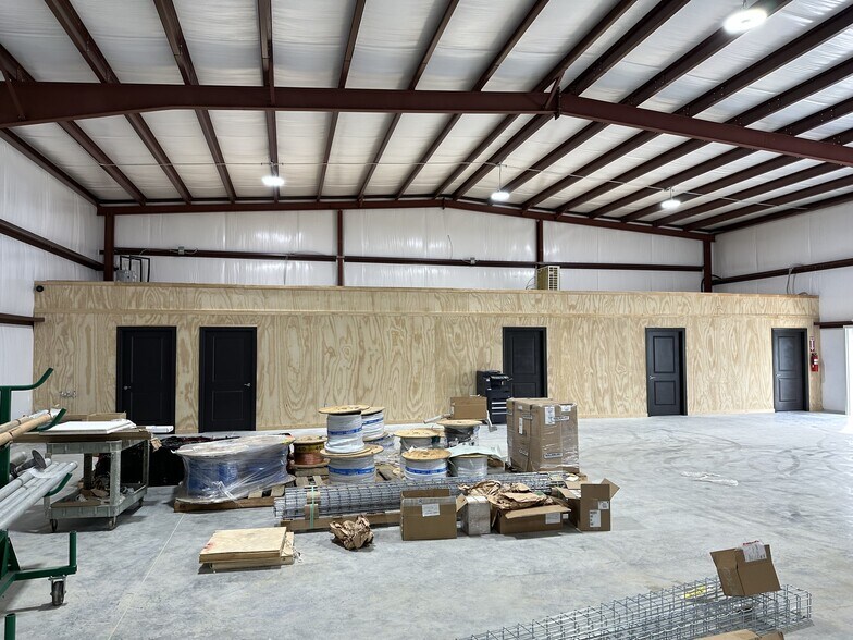 More Photos Of 39 Main St, Jackson Warehouse For Lease