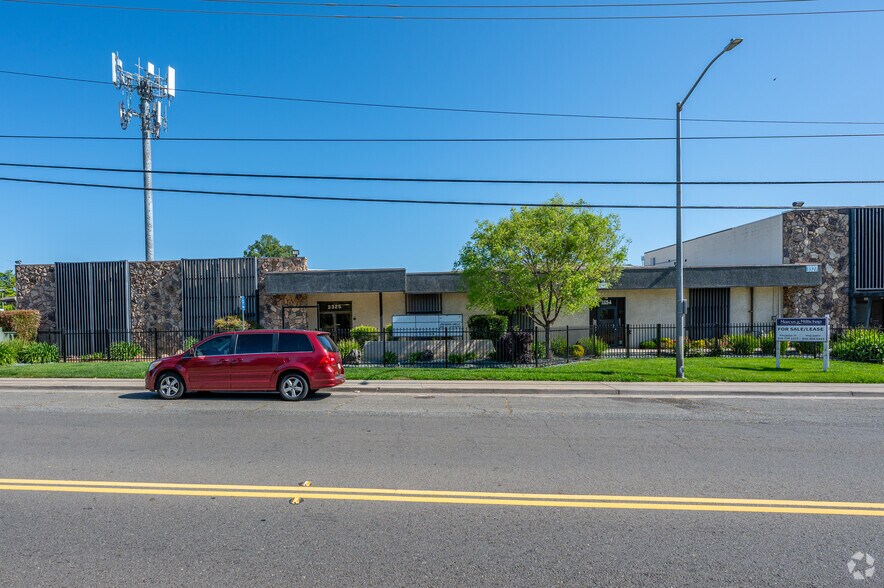 More Photos Of 3325-3327 Longview Dr, Sacramento Warehouse For Lease