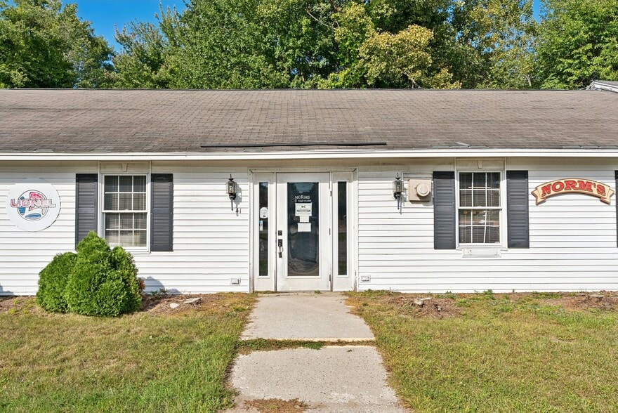 More Photos Of 37-41 Roosevelt Trl, Casco Office For Sale