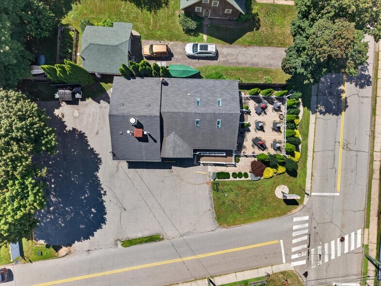 More Photos Of 11 E Pattagansett Rd, Niantic Restaurant For Sale