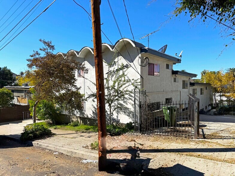 More Photos Of 1331 Sutherland St, Los Angeles Apartments For Sale