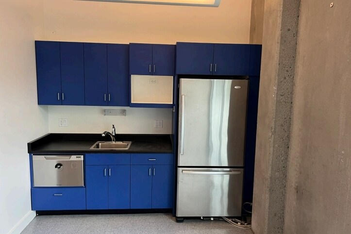 More Photos Of 6550 Vallejo St, Emeryville Research And Development For Lease