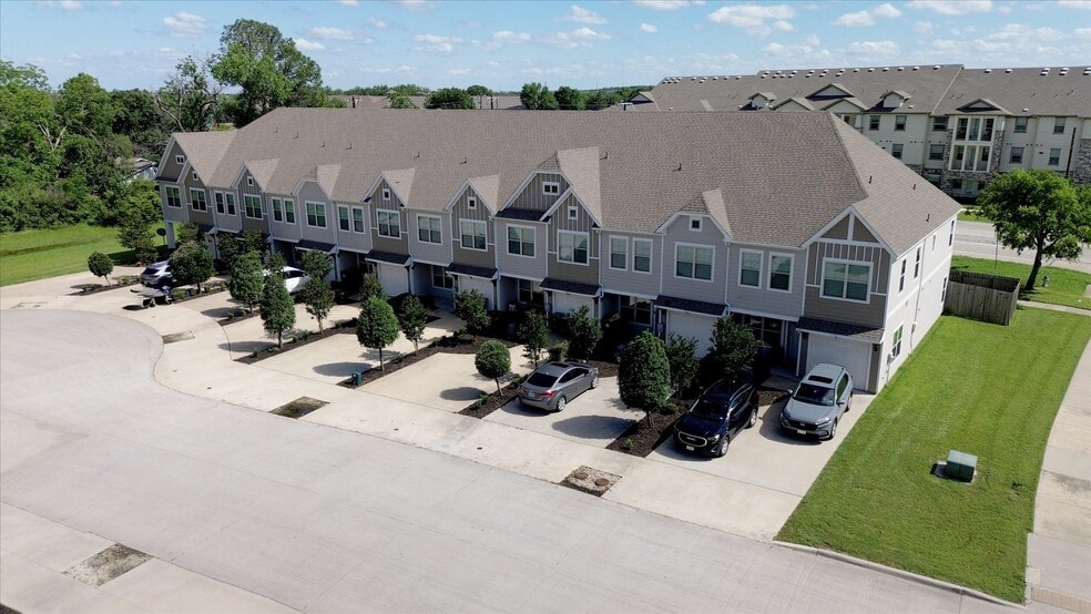 More Photos Of 101 Springtree St, Denton Apartments For Sale