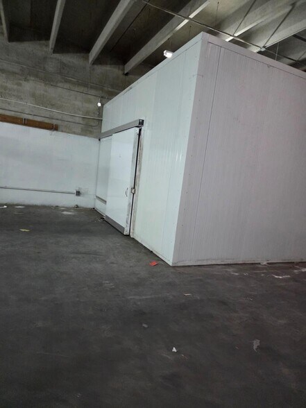 More Photos Of 7282-7302 NW 70th St, Miami Unknown For Lease