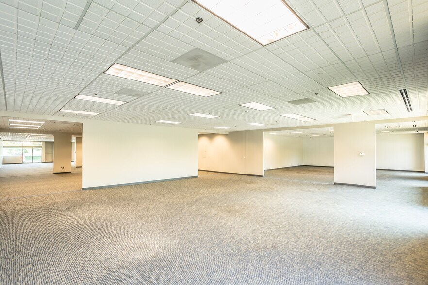 More Photos Of 5500 Westown Pky, West Des Moines Office For Lease