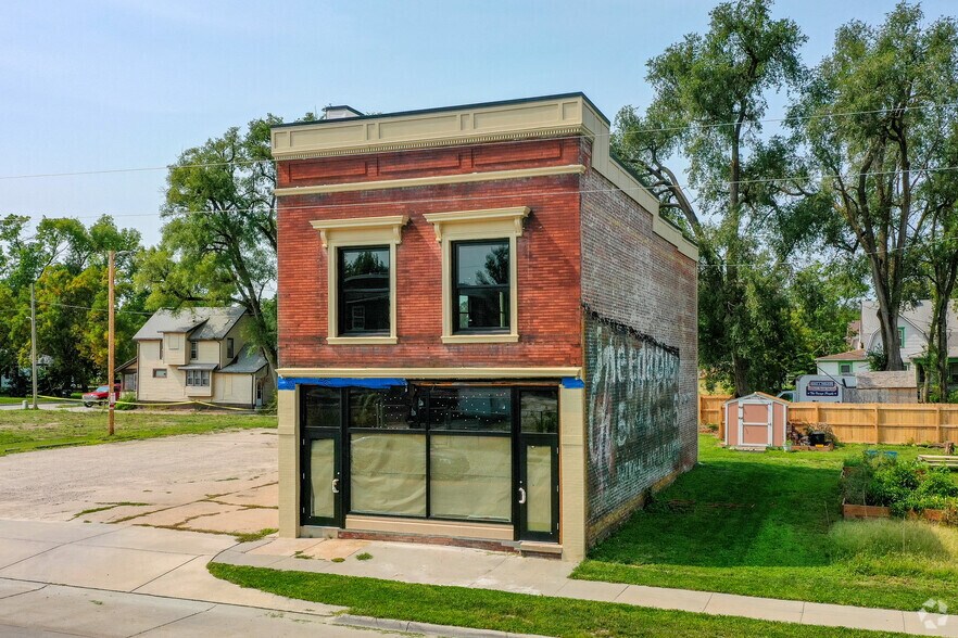 More Photos Of 3116 N 24th St, Omaha Storefront For Lease