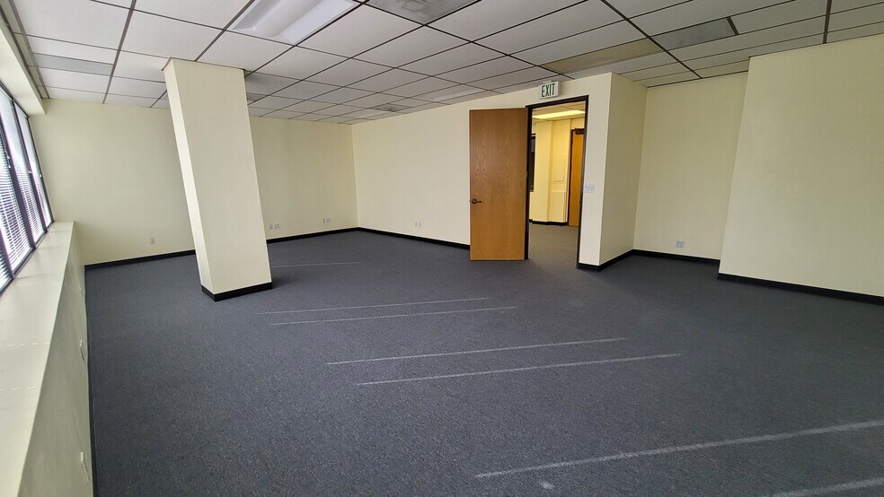 More Photos Of 17742-17750 Sherman Way, Reseda Medical For Lease