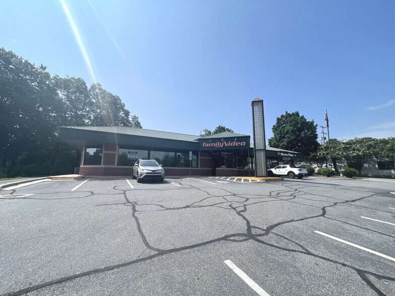 More Photos Of 200 E Front St, Statesville General Retail For Lease