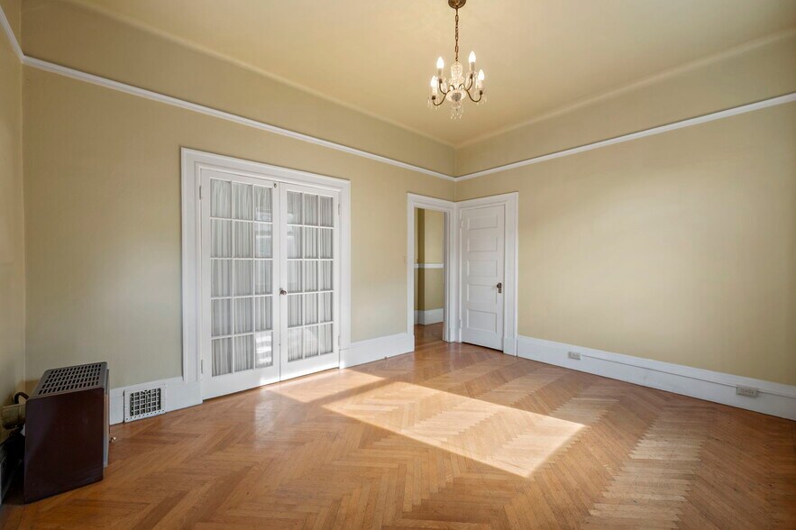 More Photos Of 2 Hugo St, San Francisco Multifamily For Sale