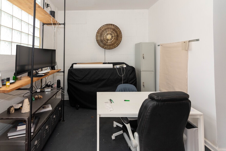 More Photos Of 1401 Clipper Heights, Baltimore Warehouse For Sale