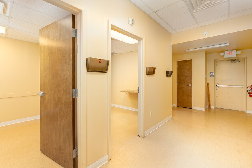 More Photos Of 100 Ridgeview Dr, Smithfield Storefront For Sale