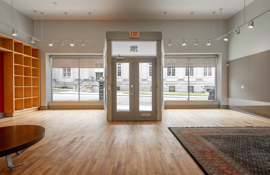 More Photos Of 204 Rigsbee Ave, Durham Office For Sale