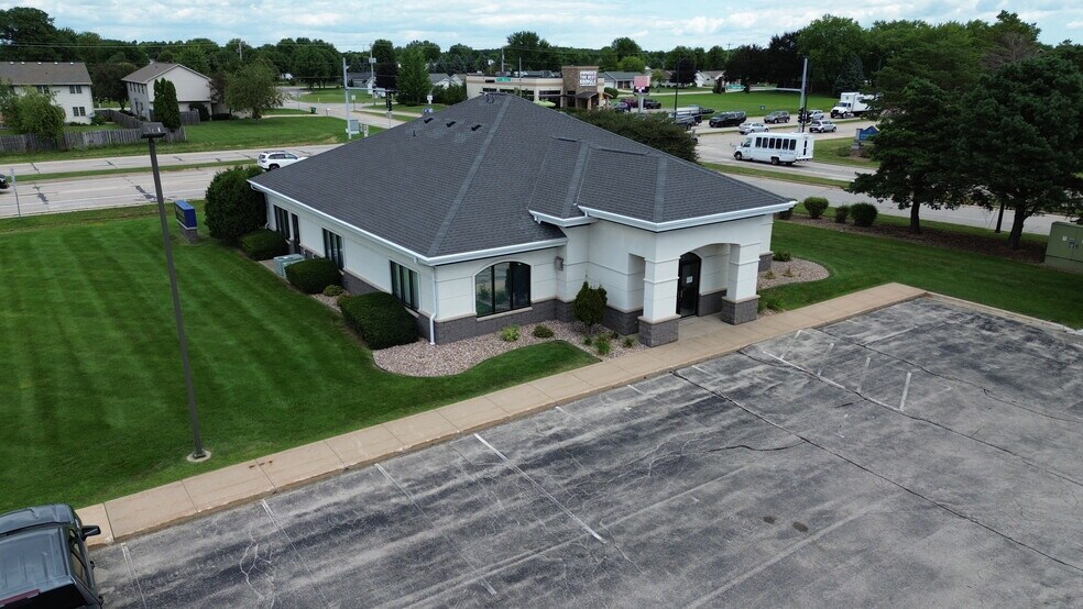 Primary Photo Of 2985 Voyager Dr, Green Bay Office For Sale