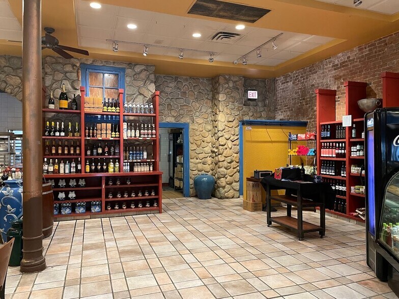 More Photos Of 308 S Halsted St, Chicago General Retail For Sale