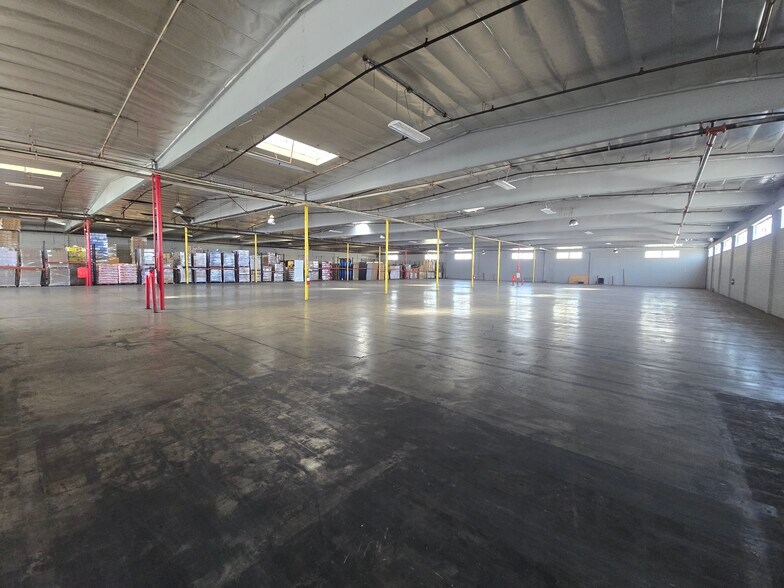 More Photos Of 2001-2015 Saybrook Ave, Commerce Warehouse For Lease