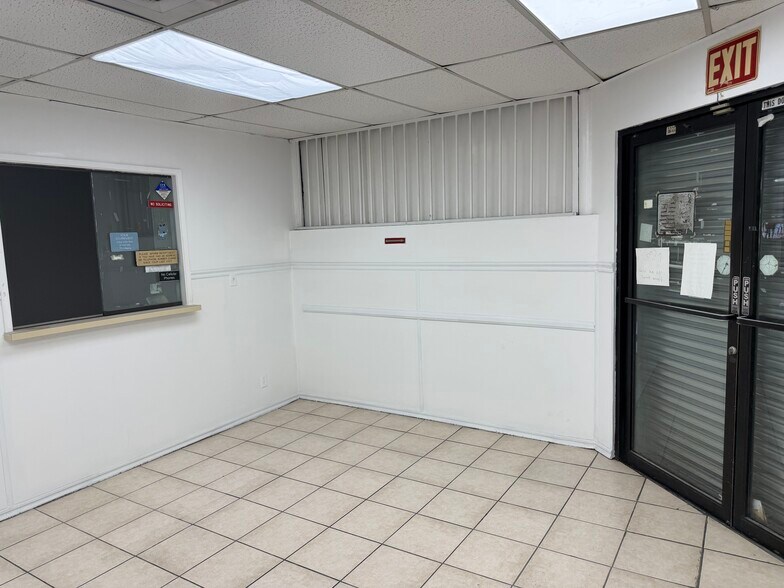 More Photos Of 1604 W Pico Blvd, Los Angeles Apartments For Lease