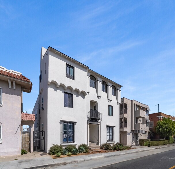 More Photos Of 1827 E 4th St, Long Beach Apartments For Sale