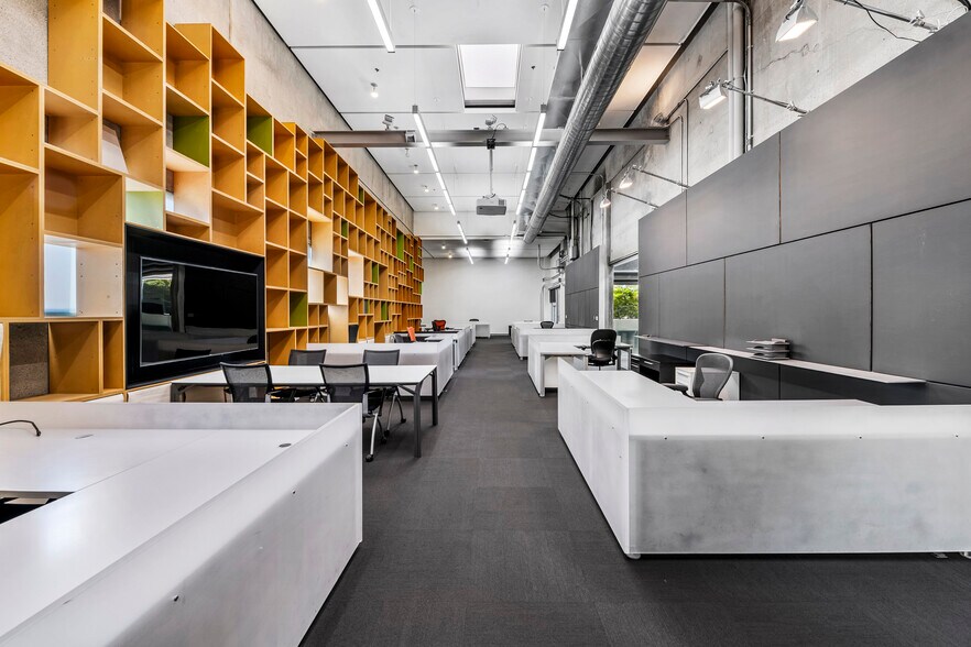 More Photos Of 9800 Campus Point Dr, San Diego Flex For Lease