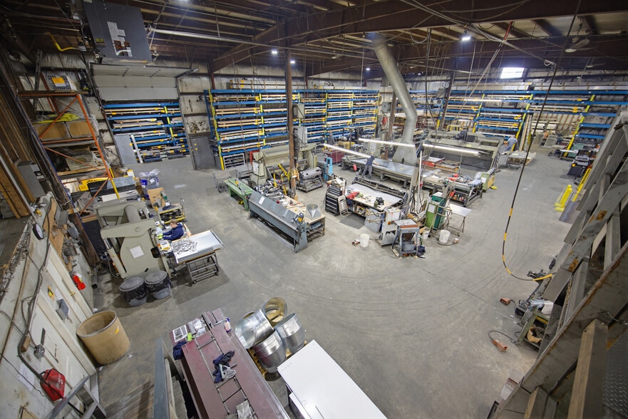 More Photos Of 17940 Roan Pl, Surrey Manufacturing For Sale