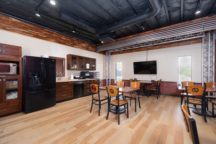 More Photos Of 1616 E Main St, Mesa Unknown For Lease