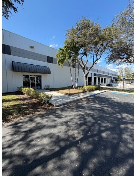 Primary Photo Of 2025 NW 15th Ave, Pompano Beach Warehouse For Lease