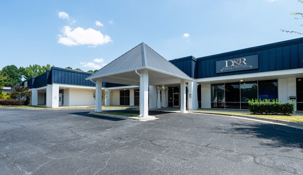 More Photos Of 505-537 Plaza Cir, Garner Unknown For Lease