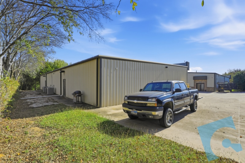 More Photos Of 1594-1598 Hart Ct, Southlake Light Manufacturing For Sale