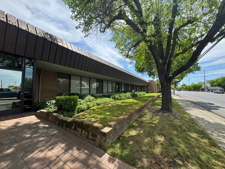 More Photos Of 2020 Coffee Rd, Modesto Medical For Sale