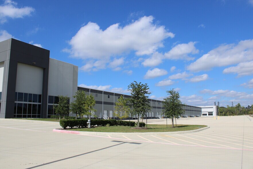 More Photos Of I-10 East & Sjolander Rd, Baytown Unknown For Lease