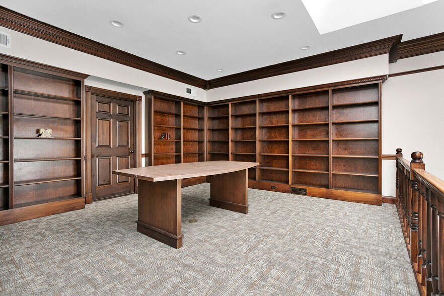 More Photos Of 103 W Main St, Lebanon Office Residential For Lease