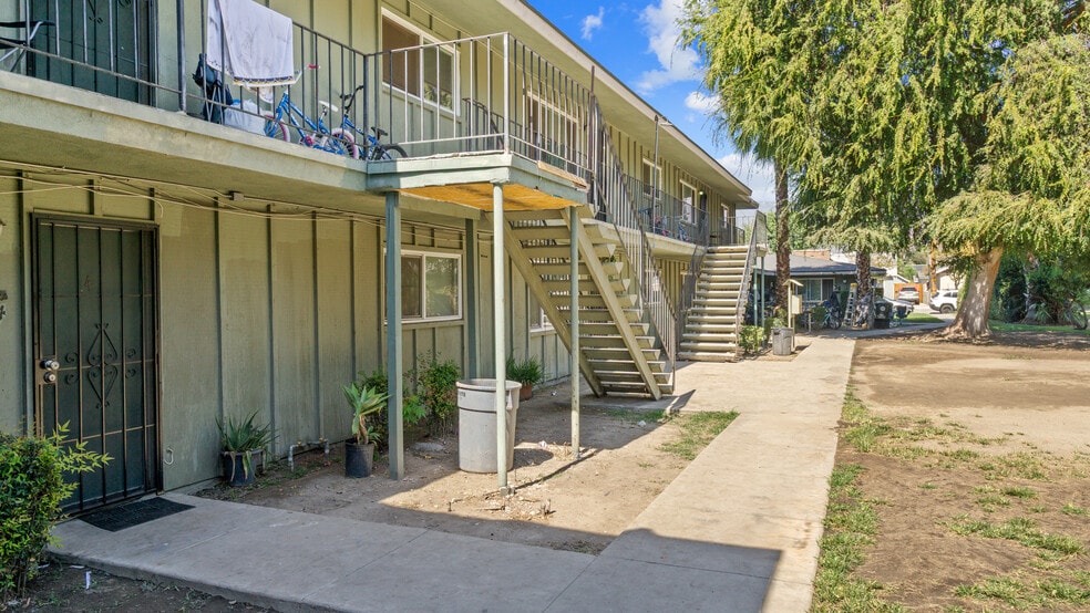 More Photos Of 555 W 25th St, San Bernardino Apartments For Sale