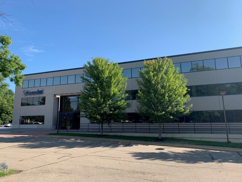 Primary Photo Of 10125 Crosstown Cir, Eden Prairie Loft Creative Space For Sale