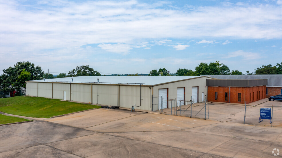 Primary Photo Of 710 S Adams St, Sapulpa Distribution For Lease