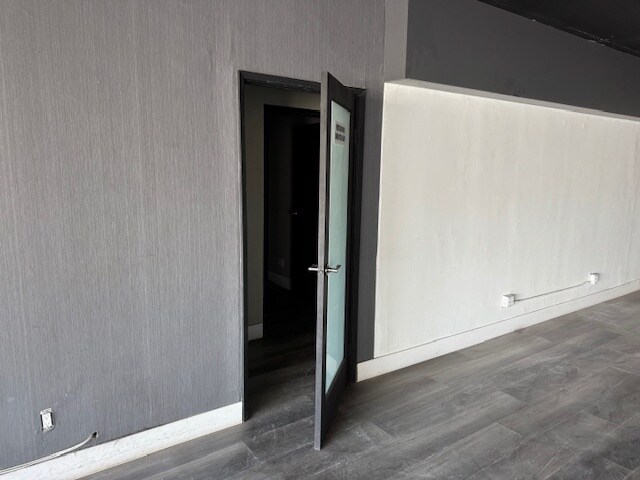 More Photos Of 22516 Ventura Blvd, Woodland Hills Freestanding For Lease