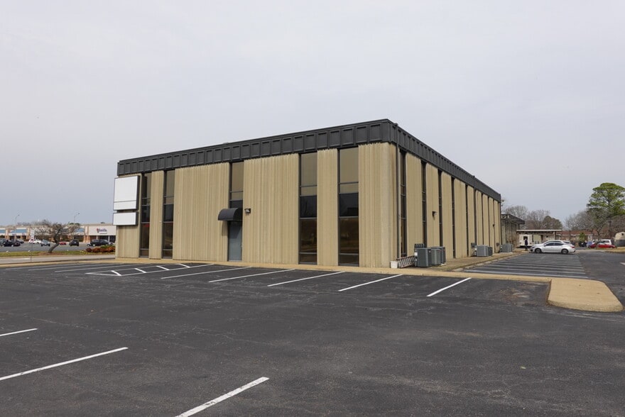 More Photos Of 4190 S Plaza Trl, Virginia Beach Office For Lease